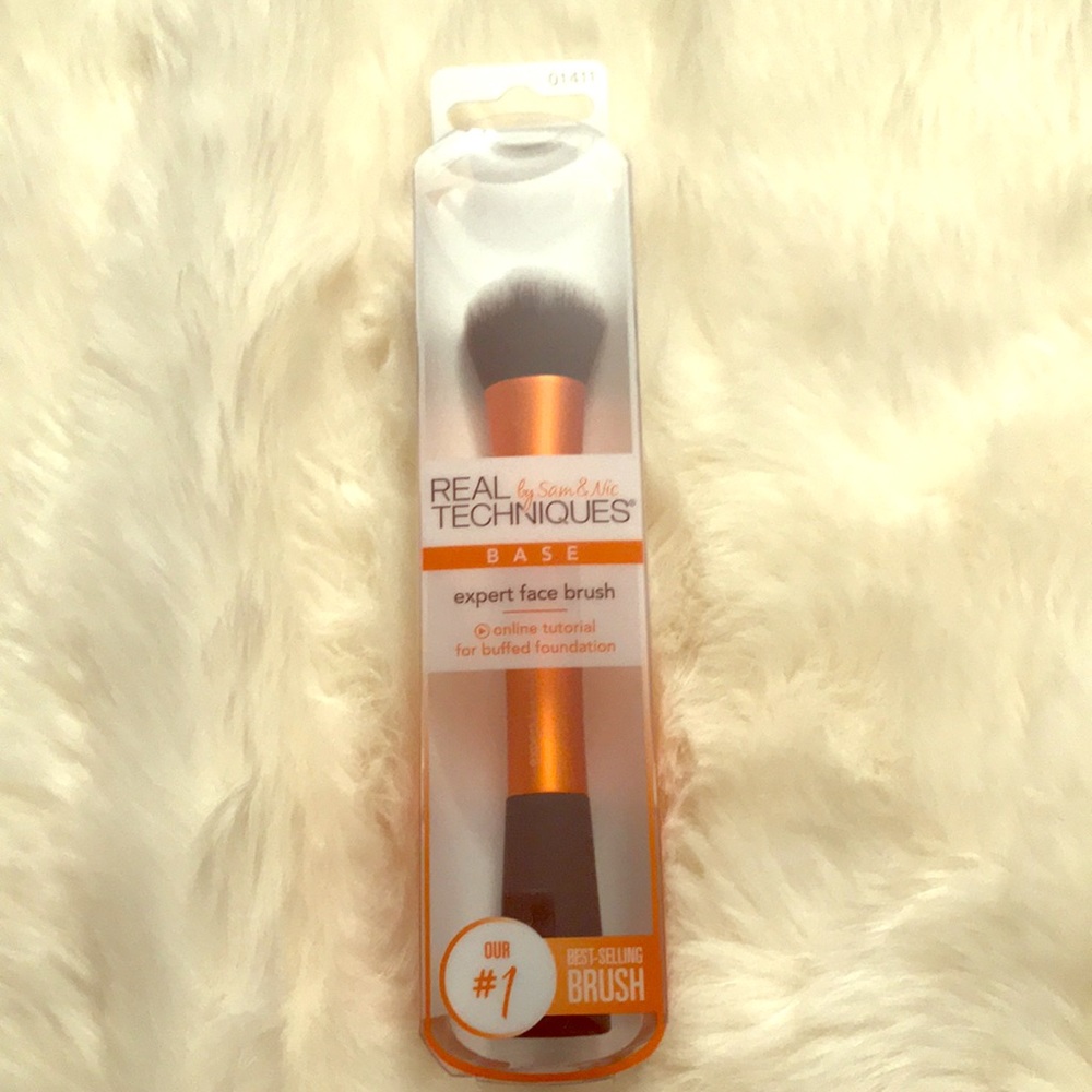 Real Techniques #1 Expert Face Foundation Brush